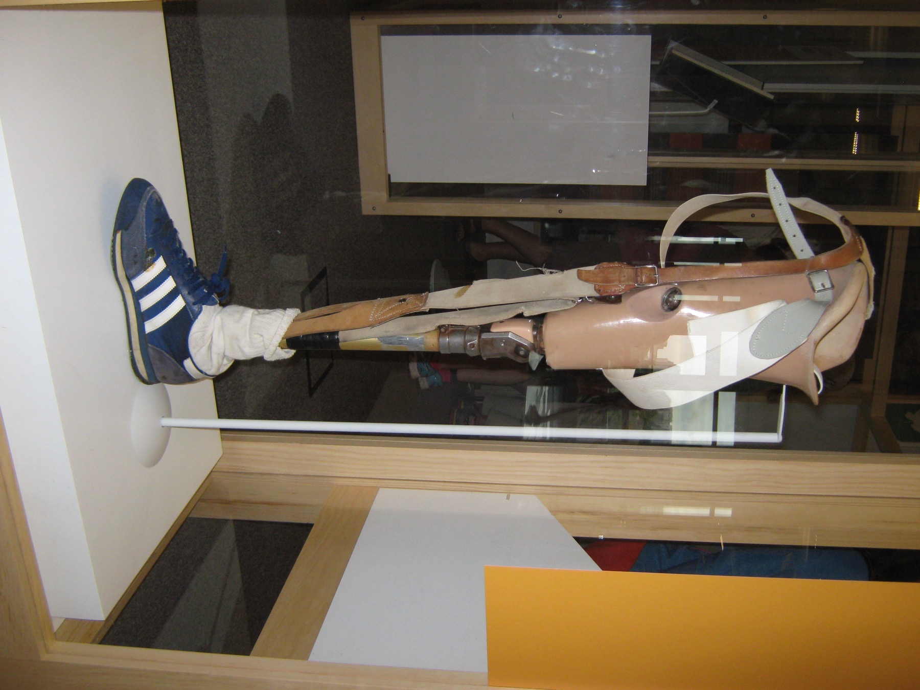 Prothèse de jambe de Terry Fox, exposée au Sport Hall of Fame du Canada