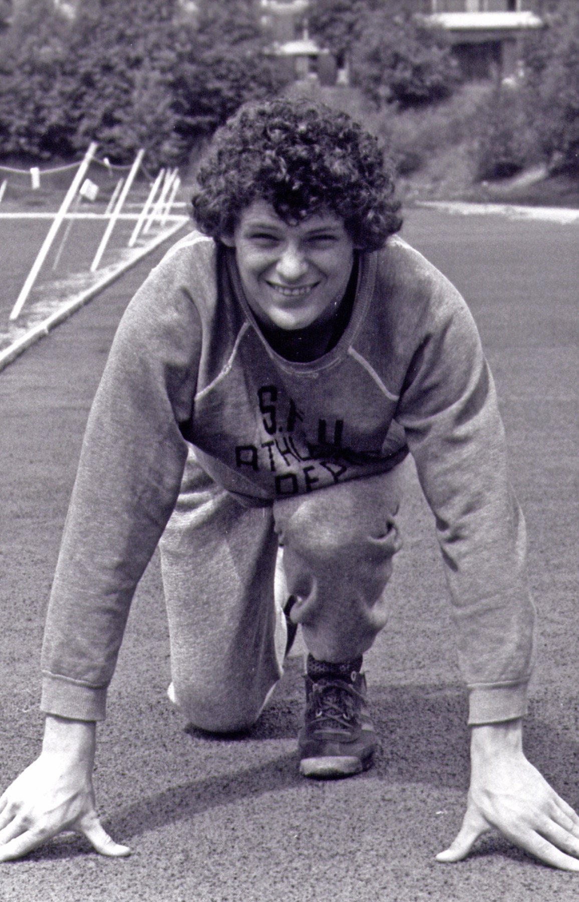 Portrait de Terry Fox, ancien étudiant de Simon Fraser University, durant le Marathon de l'espoir en 1980