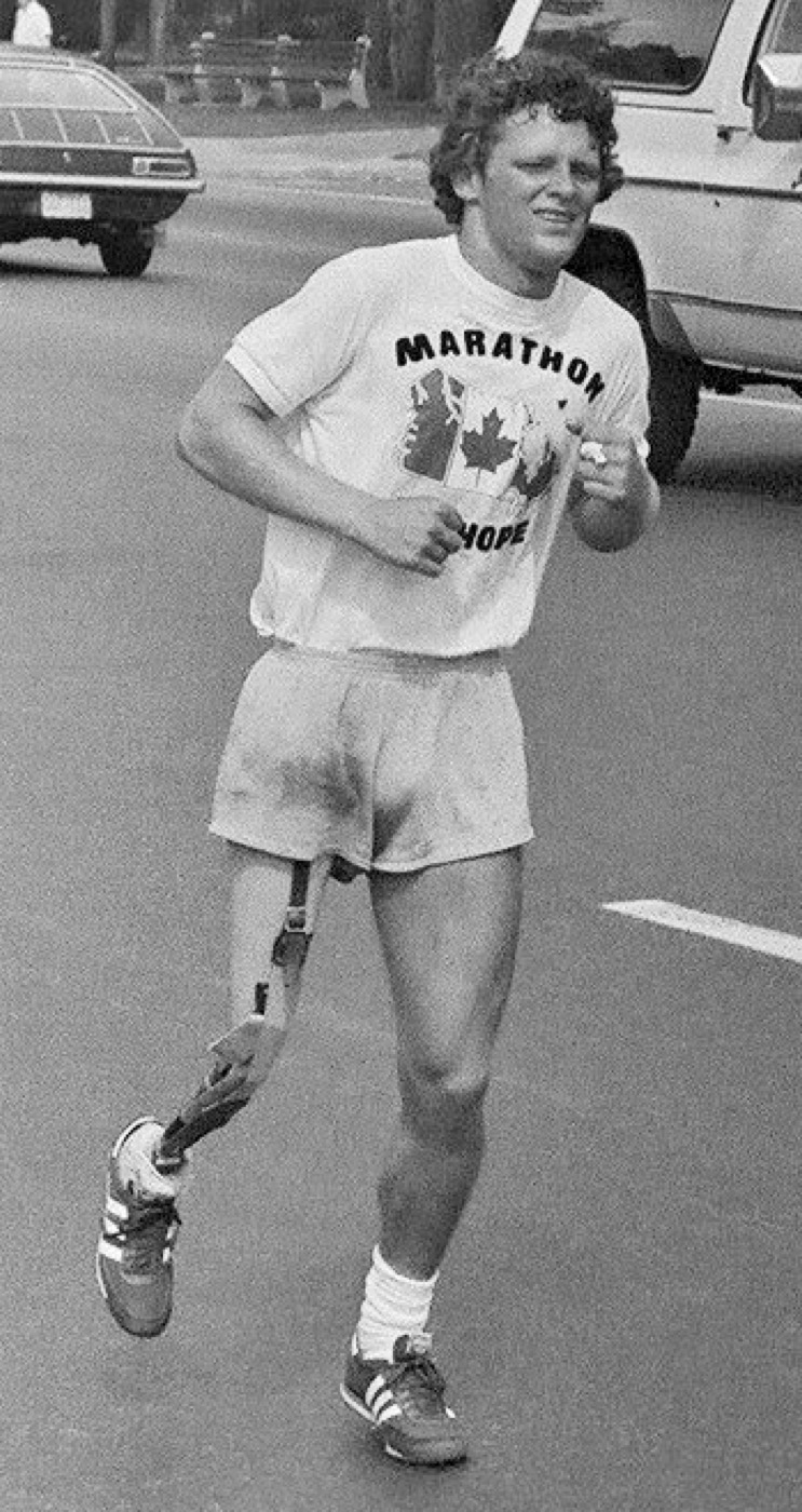Terry Fox en pleine course à Toronto, 12 juillet 1980, durant le Marathon de l'espoir